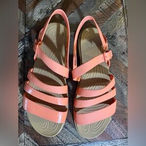 Crocs women’s Talum grapefruit orange quad strappy sandal sz 10. Used no box